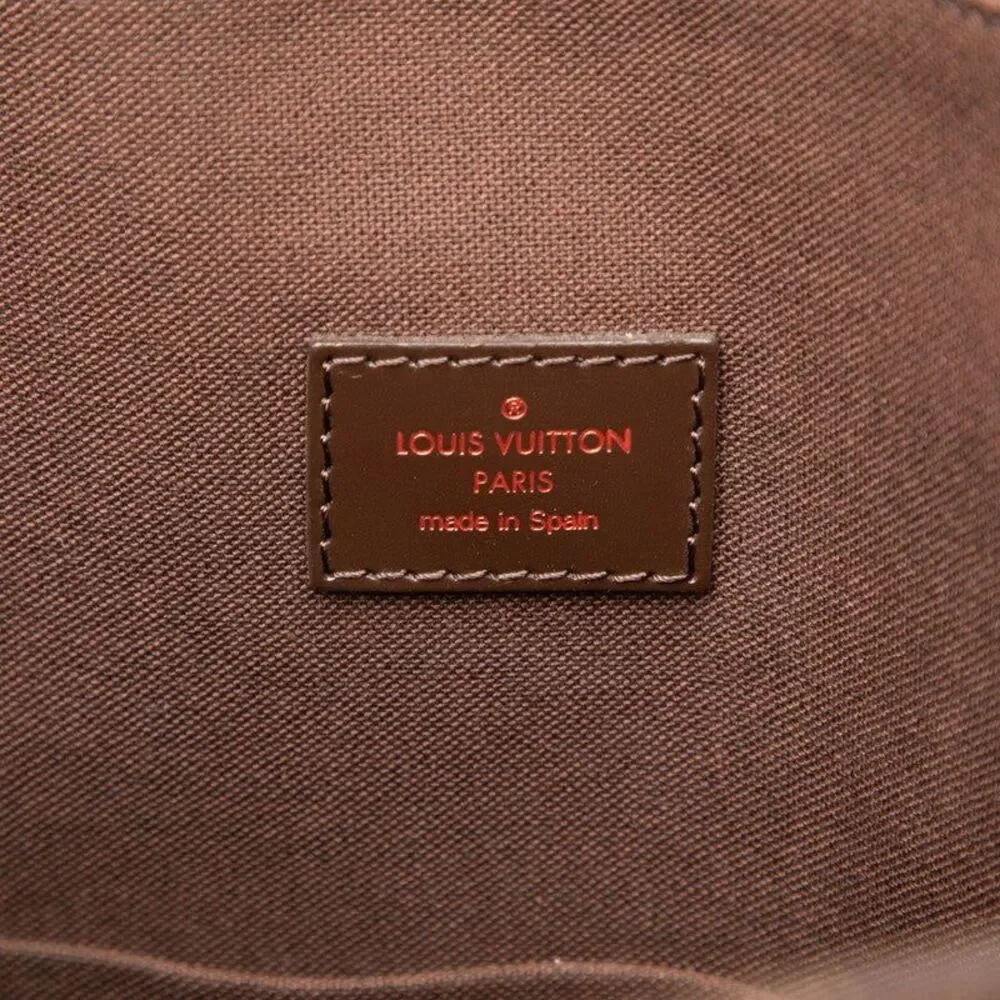 Louis Vuitton delivery duty